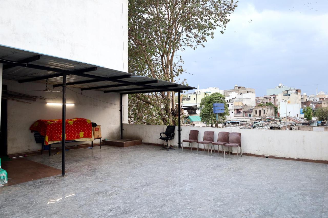 Hotel Madhav Villa Ahmadábád Exteriér fotografie